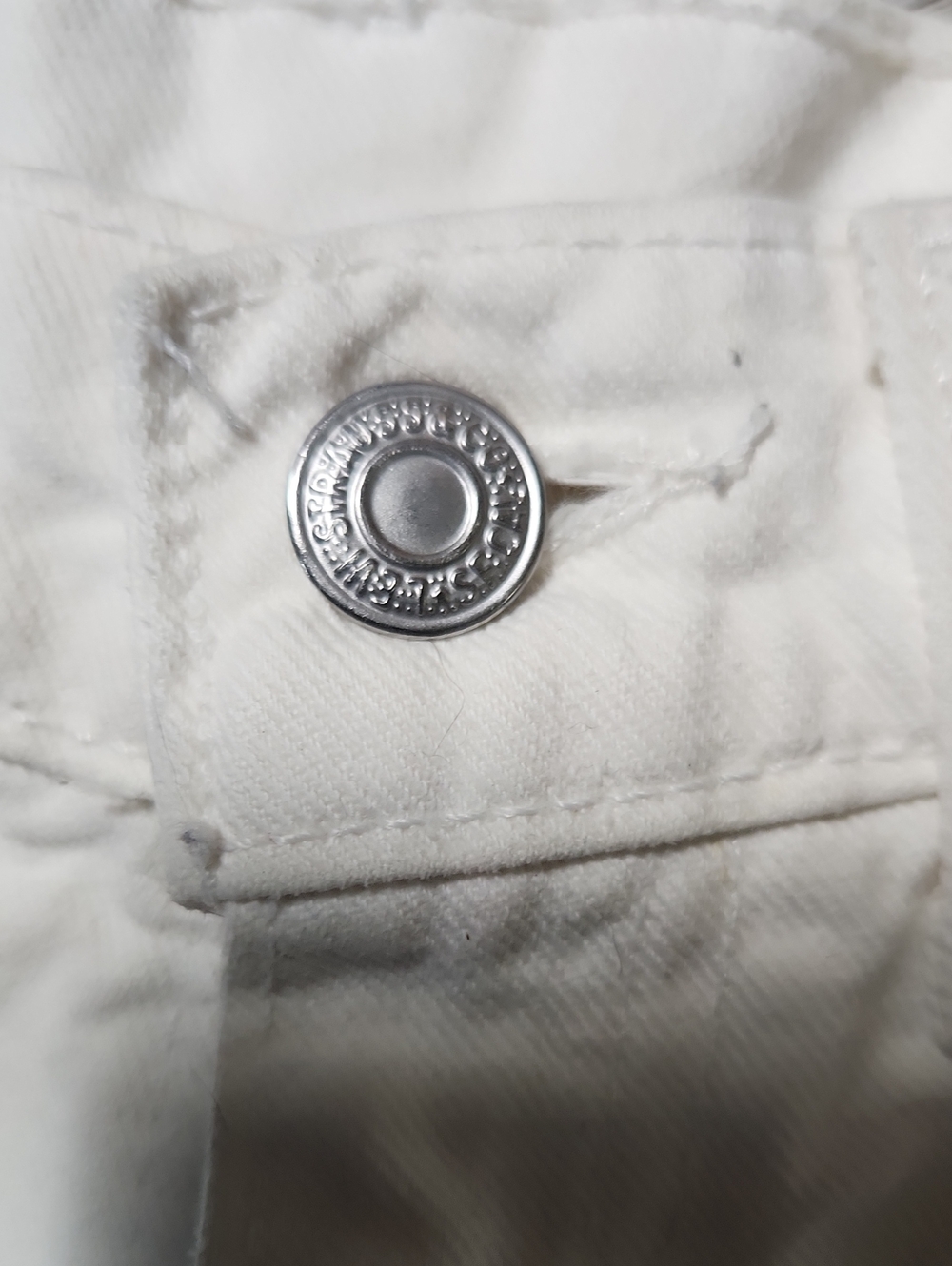 Levi's White High-Rise Denim Shorts - Picture 2 of 10